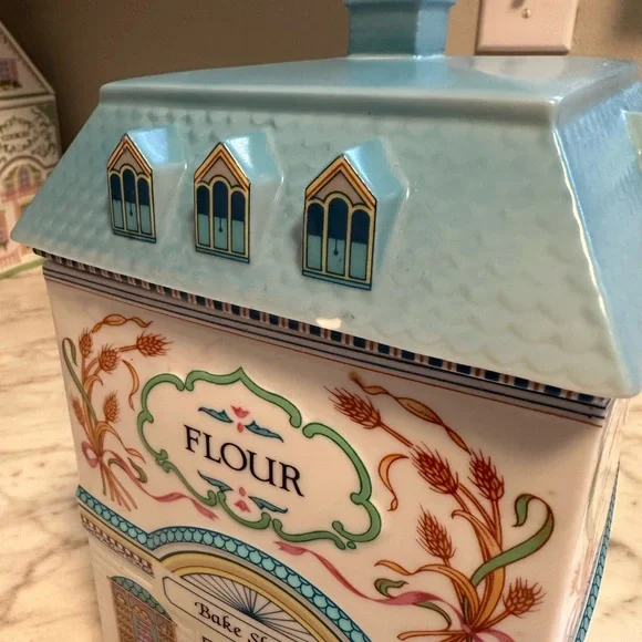 Original Lenox Spice Village Canister Set of 5 - 1990/1991. Pre owned. - Picture 9 of 16